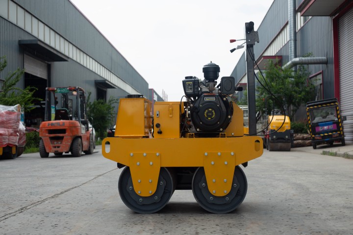 Road Roller PME-R600